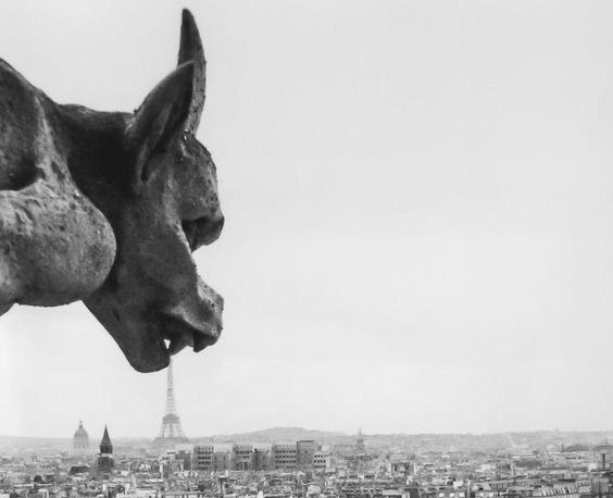 Gárgola de luna y&nbsp;ensueño